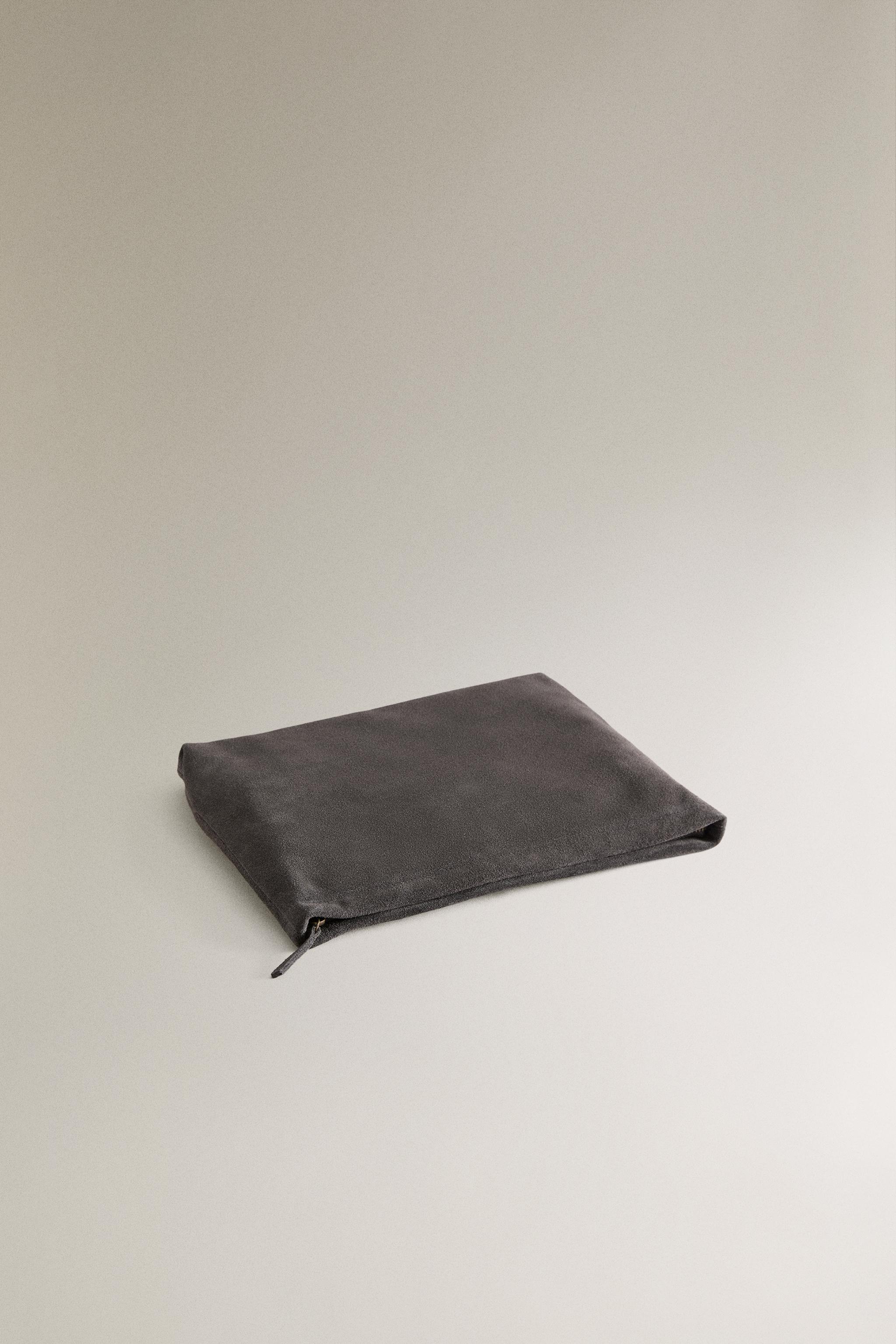 LARGE SPLIT SUEDE MAKEUP BAG